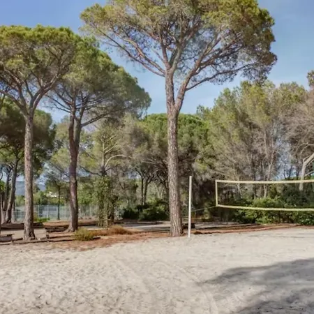 In Saint-raphael Pool & Tennis * Saint-Raphaël